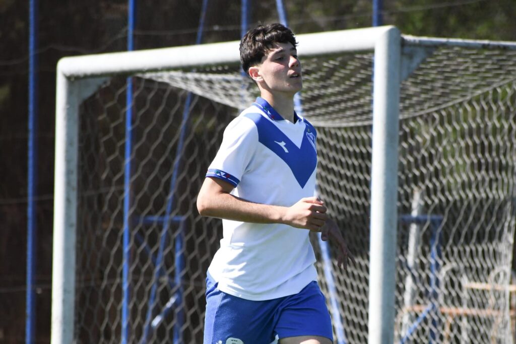 La Reserva goleó 4-0 a Ferro y Lautaro Piola se llevó la pelota